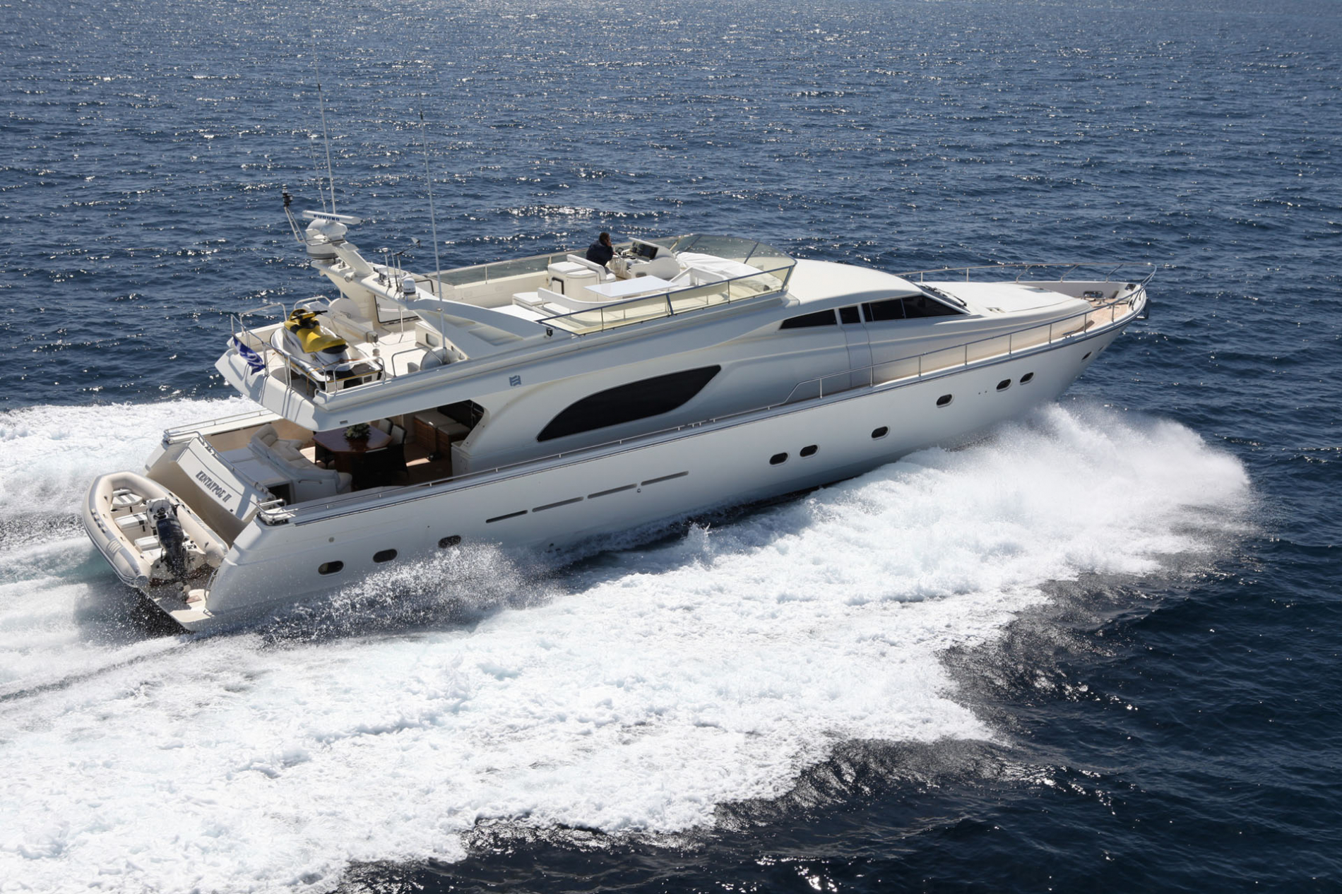 FERRETI 80 FLY (22)