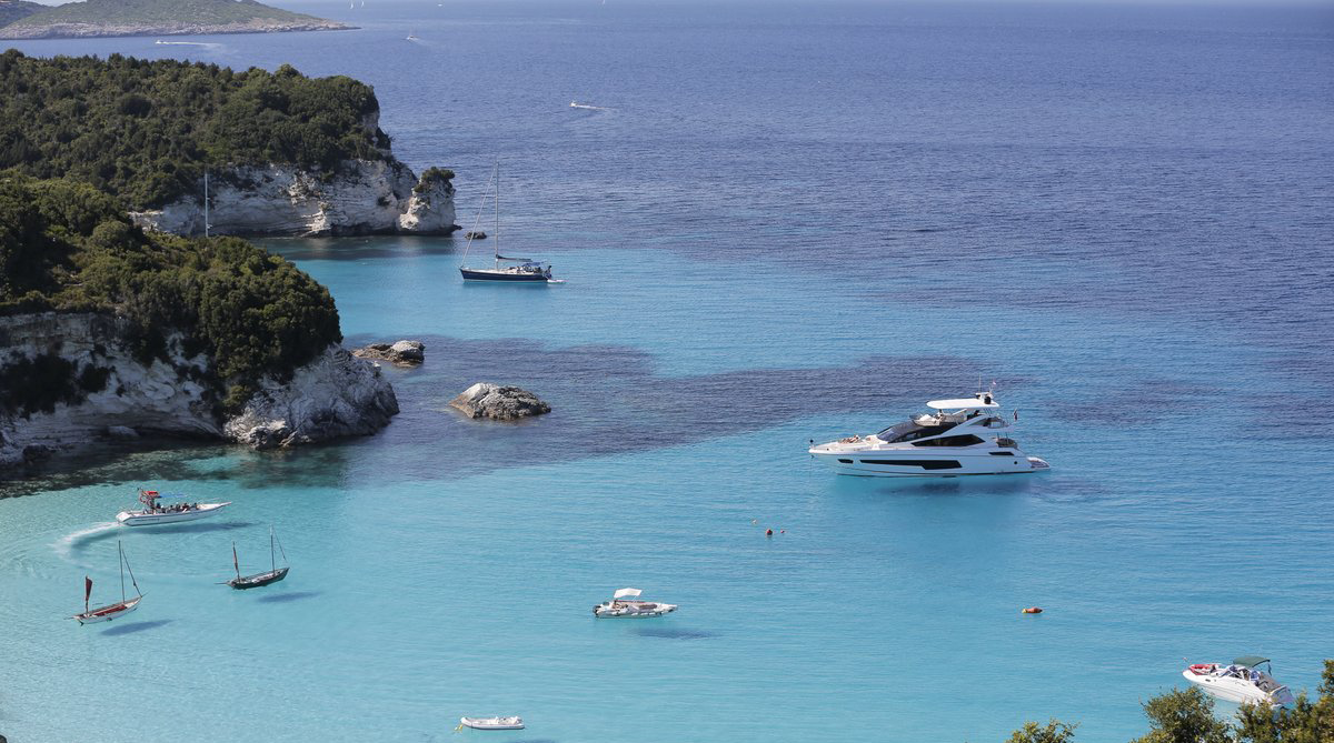 charter-finezza-yacht-14.jpg