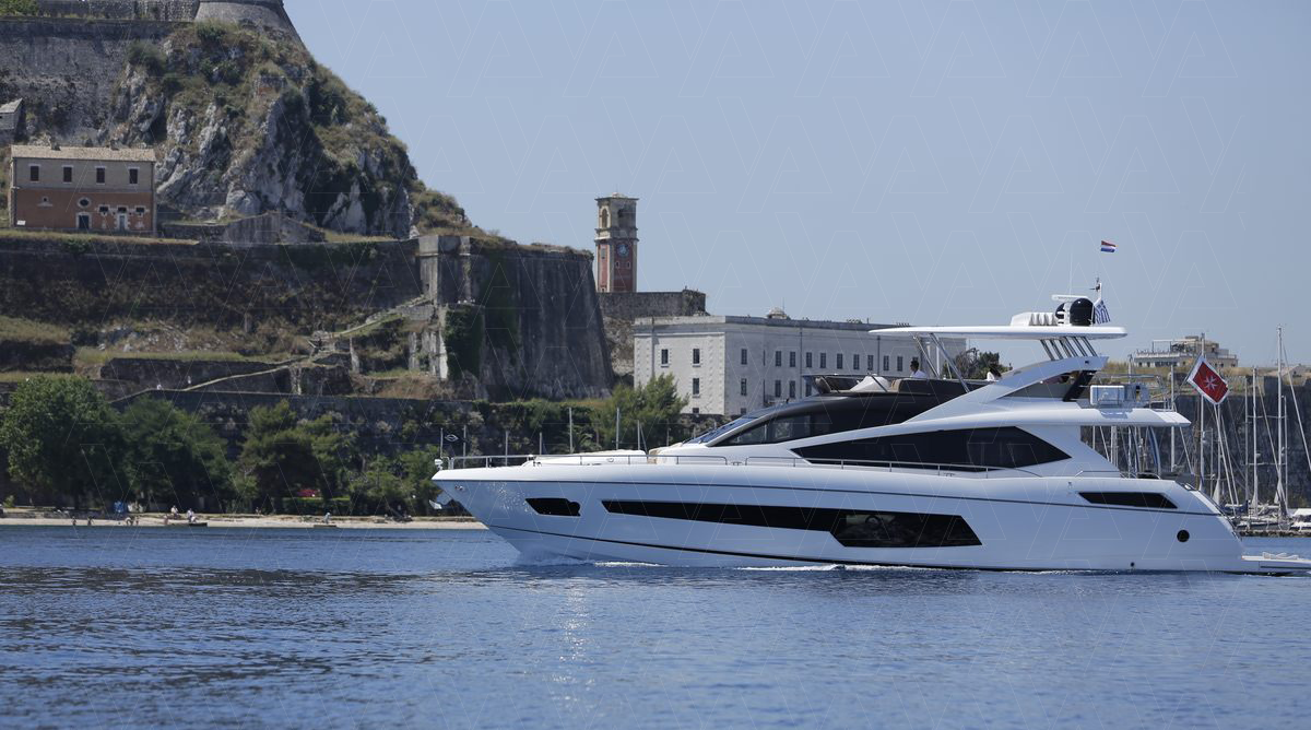 charter-finezza-yacht-15.jpg