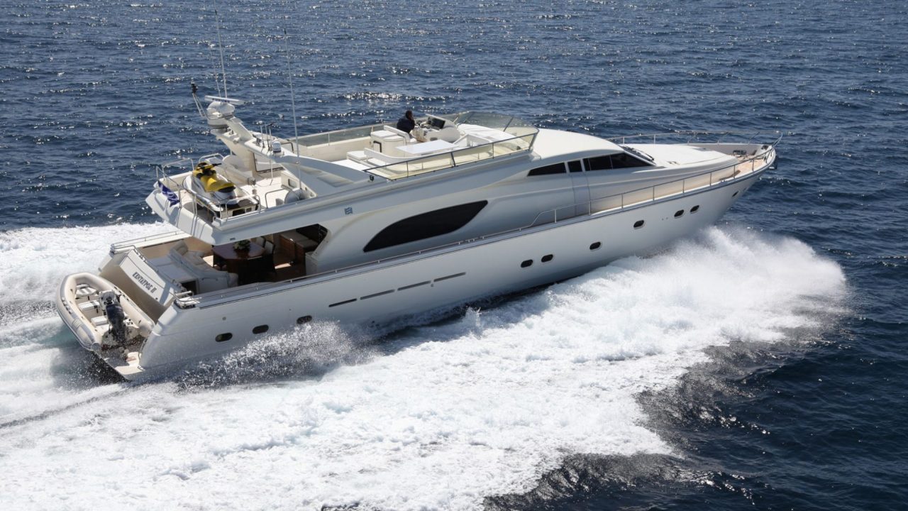 FERRETI 80 FLY (22)
