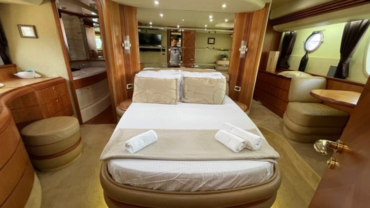 kwuqDr-sea_la_vie-azimut_yachts-english